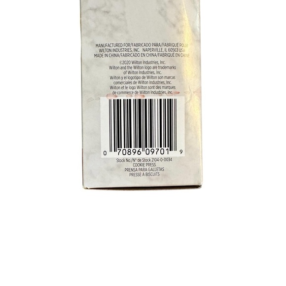 Wilton Cookie Press with 12 Discs - Picture 9 of 9